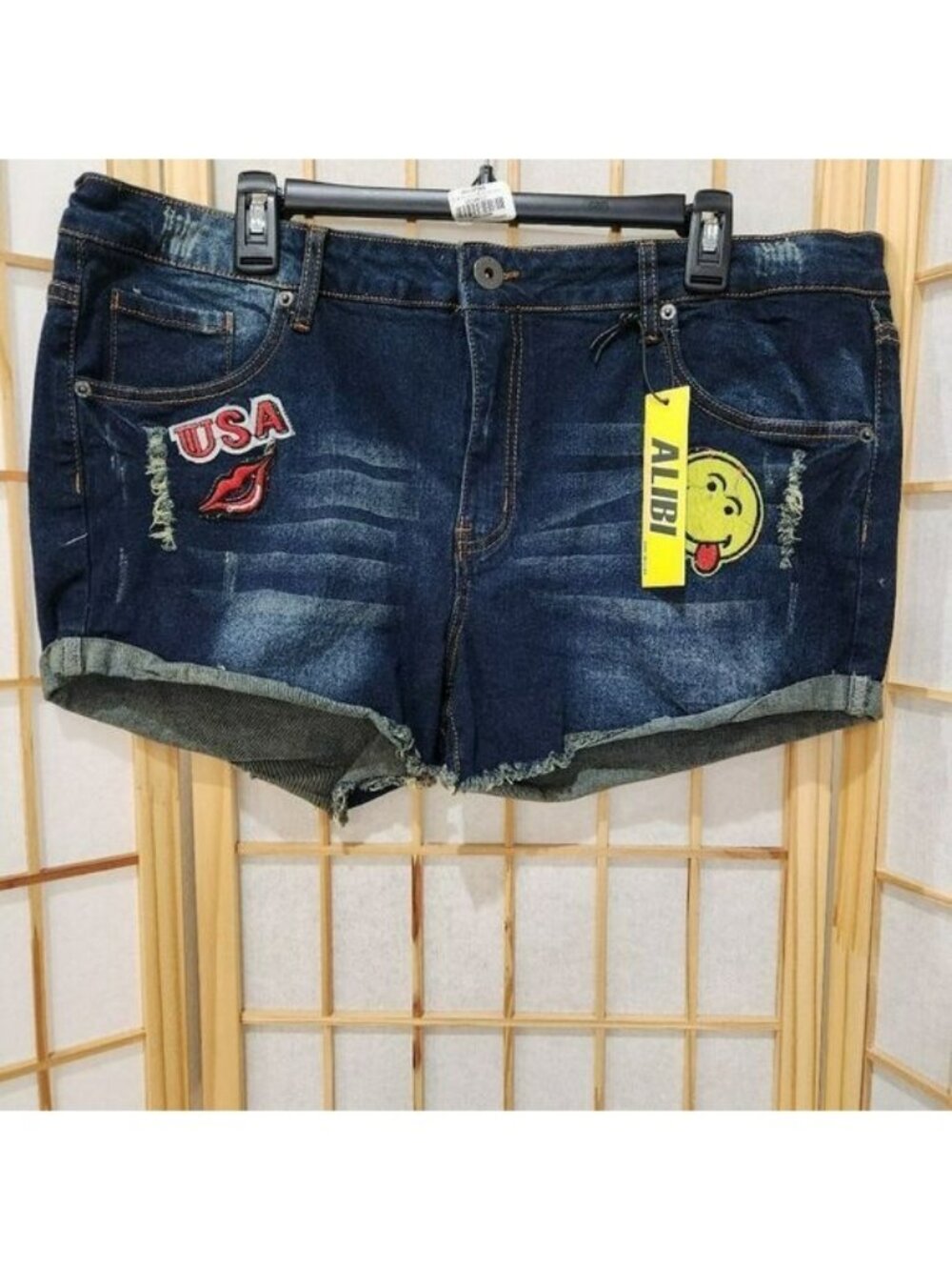 Alibi Womens Mid Rise Distressed Cut Off Shorts Plus Sz 22 NWT